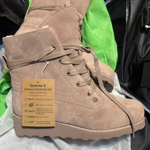 BearPaw Women's Light Brown Lace-Up Boots